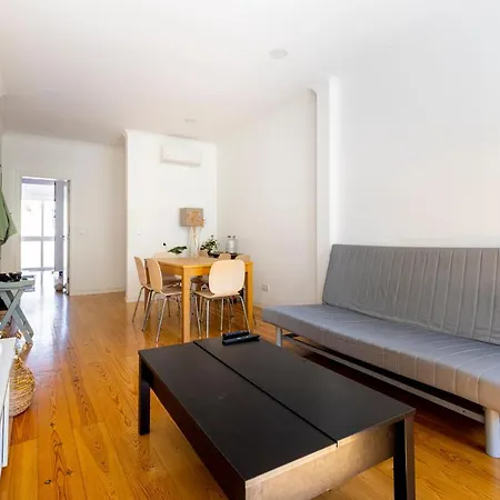 Comfy 3 Bedroom Campo De Ourique