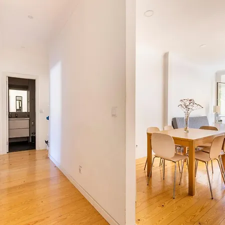 Apartment Comfy 3 Bedroom Campo De Ourique