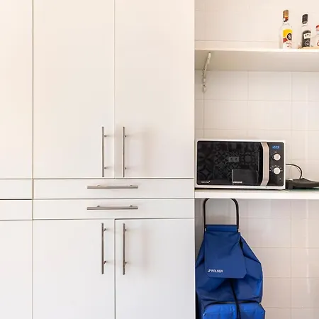 Comfy 3 Bedroom Campo De Ourique Appartamento *