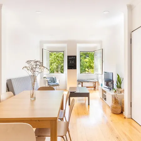 Comfy 3 Bedroom Campo De Ourique ליסבון