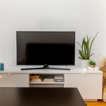 Comfy 3 Bedroom Campo De Ourique Apartment *