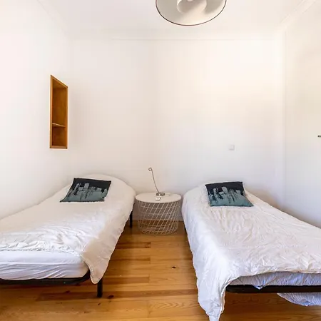 Comfy 3 Bedroom Campo De Ourique דירה
