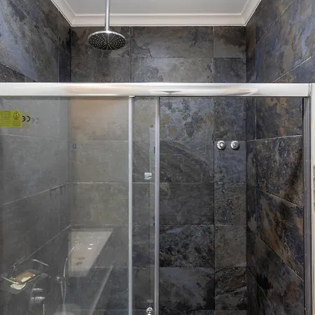 Comfy 3 Bedroom Campo De Ourique Lisbon