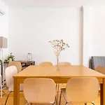 Comfy 3 Bedroom Campo De Ourique